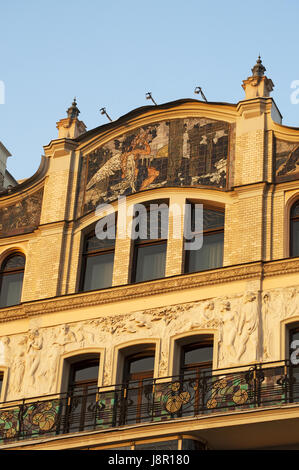 Moscou, Russie : détails architecturaux de l'hôtel Metropol, un hôtel historique de Moscou construit en 1899-1907 dans le style Art Nouveau Banque D'Images