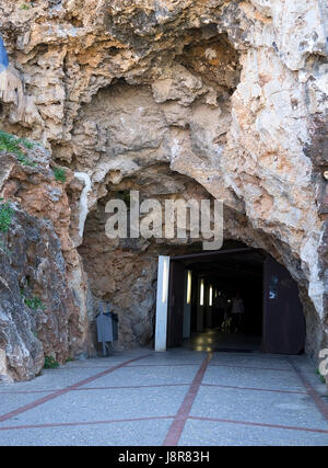 Tunnel souterrain sous le château de Denia en Espagne Banque D'Images