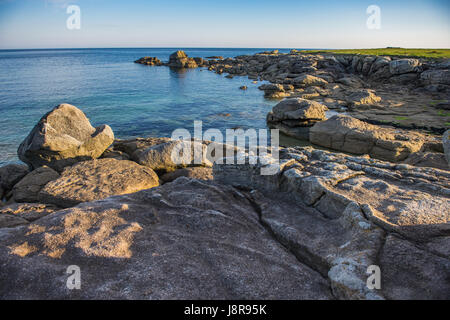 Bretonic côte près de Pointe de Trevignon, Bretagne, Nord de la France Banque D'Images