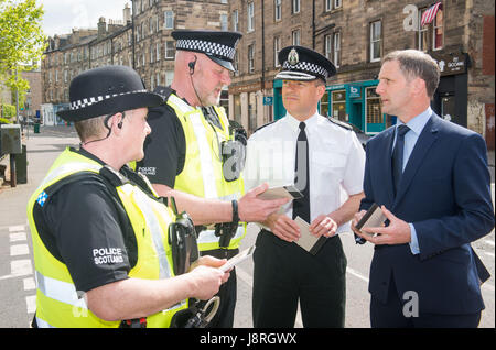 Photo: Michael Matheson avec l'assistant Cheyf Constable Mark Williams et le CPT Seona Fleming et Derek Barbour. A n° Banque D'Images