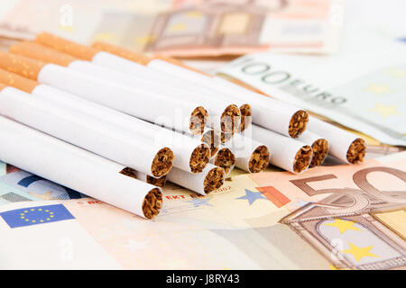 La santé, de l'euro, billet de banque, cher, cigarette, fumeur, odeur, fumée, fumer, Banque D'Images