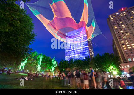 Montréal, CA - 27 mai 2017 : jardins à la place Émilie Gamelin Gamelin Banque D'Images