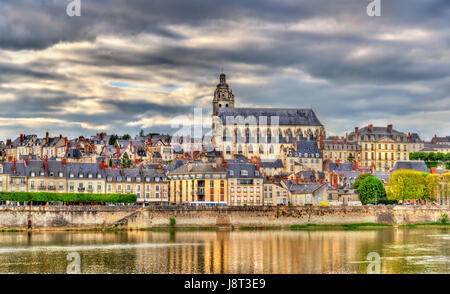 Vue sur la vieille ville de Blois et de la Loire - France Banque D'Images