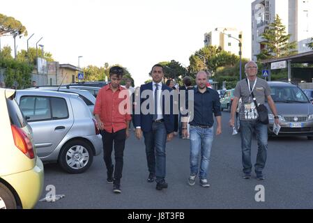 Pozzuoli, Italie. 29 mai, 2017. Luigi Di Maio, pendant sa campagne électorale en faveur de candidat maire Antonio Caso de la 'Movimento 5 Stelle' Credit : Paola Visone/Pacific Press/Alamy Live News Banque D'Images