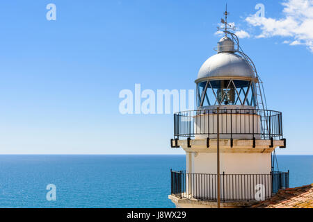 Détail de la phare à plus de Peniscola la Mer des Baléares dans la vieille ville de Peniscola, Espagne péninsulaire Banque D'Images