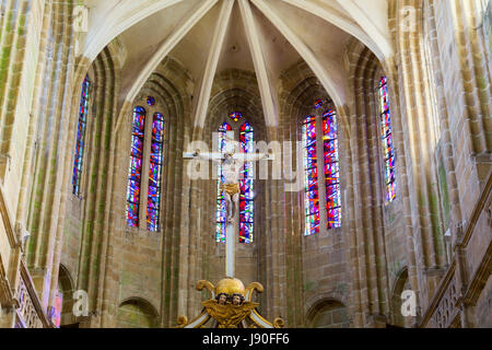 Basilique St Sauveur à Dinan est un mélange réussi de styles architecturaux. France Banque D'Images