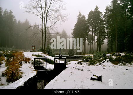 Dam en hiver près de Liberec, République Tchèque Banque D'Images