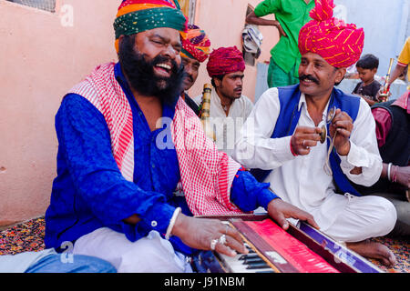 Kalbelia nomades du Rajasthan, Inde Banque D'Images