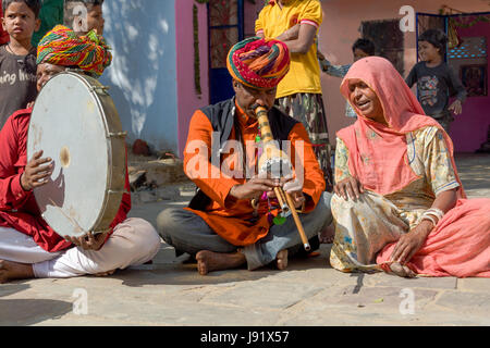 Kalbelia nomades du Rajasthan, Inde Banque D'Images