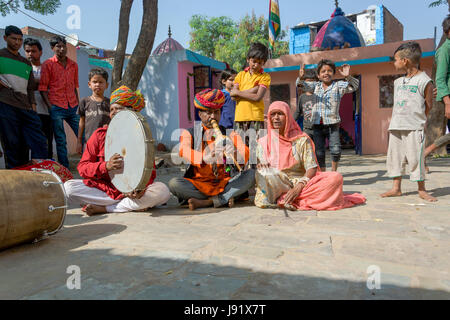 Kalbelia nomades du Rajasthan, Inde Banque D'Images