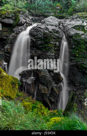 La rivière Nooksack Falls près de Mount Baker, Washington. Banque D'Images