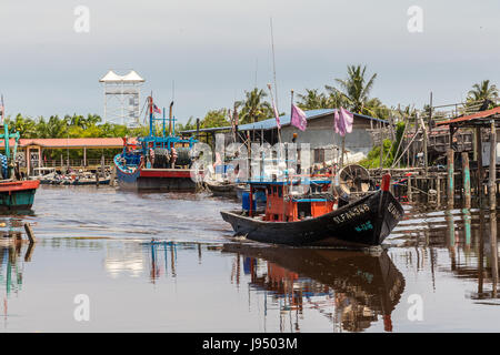 Le village de pêcheurs appelé Bagan Sekinchan en ville. La Malaisie. Banque D'Images