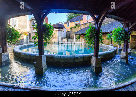 La France, l'Yonne(89), tonnerre, la Fosse Dionne // France, Yonne, tonnerre, Fosse Dionne Banque D'Images