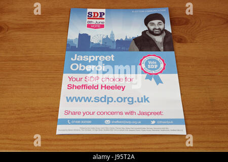 Sheffield, Royaume-Uni. Juin 2017, 5ème. 5 juin 2017, campagne électorale, notice au nom de Jaspreet Oberoi, le candidat du parti social-démocrate pour Sheffield Heeley circonscription du Royaume-Uni élection générale. Credit : Cofiant Images/Alamy Live News Banque D'Images