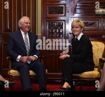 Sydney, Australie. Le 05 juin, 2017. La secrétaire d'État des États-Unis, Rex Tillerson, gauche, lors d'une réunion bilatérale avec le Ministre australien des affaires étrangères Julie Bishop à Kiribilli House à la fin de l'Australie et les États-Unis Les Consultations Ministérielles connues sous le Juin 5, 2017 AUSMIN à Sydney, Australie. Credit : Planetpix/Alamy Live News Banque D'Images