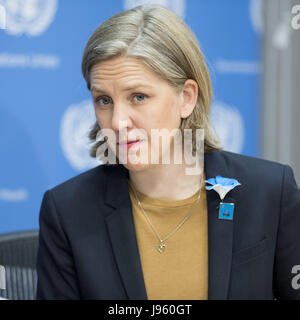 New York, NY, USA. 5 juin, 2017. KAROLINA SKOG, le ministre de l'environnement de la Suède, à l'Organisation des Nations Unies à New York le 5 juin 2017. Crédit : Michael Brochstein/ZUMA/Alamy Fil Live News Banque D'Images