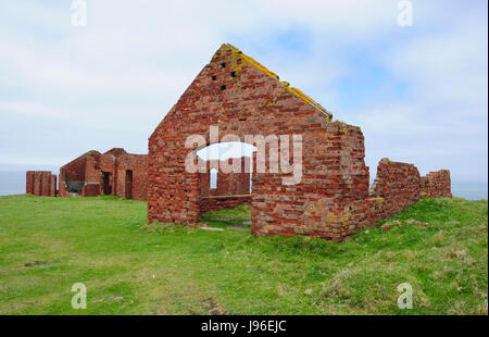 Pembrokeshire - Mai 2017 (Std) - Site de l'ancien de l'industrie. Ancienne carrière près de Porthgain bâtiments Banque D'Images