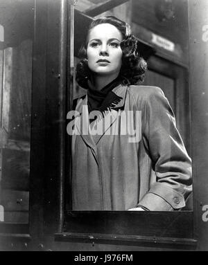 DER DRITTE MANN Le Troisième Homme GO - 1949 Wien 1948 : Carol Reed dans die Viermächtestadt kommt der amerikanische Schriftsteller Holly Martins, um seinen Freund Harry Lime zu besuchen. Beerdigt Lime wird doch, und Martins lernt auf dem Friedhof dessen Geliebte Anna Schmidt und den Chef der Britischen Militärpolizei kennen. Bald hat Martins genug Gründe, suis Tod seines Freundes zu zweifeln... ALIDA VALLI - Anna Schmidt Regie : Carol Reed aka. Le Troisième Homme Banque D'Images