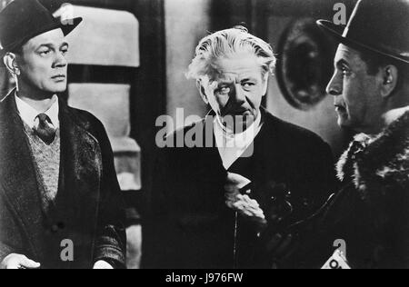 Der dritte Mann Le Troisième homme Carol Reed 1949 GO - Wien 1948 : Der Schriftsteller Holly Martins (JOSEPH COTTON) dans Viermächtestadt Schulfreund der seinen besuchen. Doch er kommt noch gerade rechtzeitig zu senneur Beerdigung, auf der er dessen Freundin Anna kennenlernt. Der Freund scheint unter Umständen merkwürdigen ums Leben gekommen zu sein, und so stellt er Nachforschungen un, um ihn zu rehabilitieren. StÜsst er Dabei auf eine bewegte. and Crew FOTO : voir mit JOSEPH COTTON, PAUL HÖRBIGER, ERNST DEUTSCH Regie : Carol Reed aka. Le Troisième Homme Banque D'Images