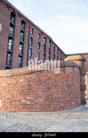 Albert Dock Liverpool, ancien entrepôt et wall Banque D'Images