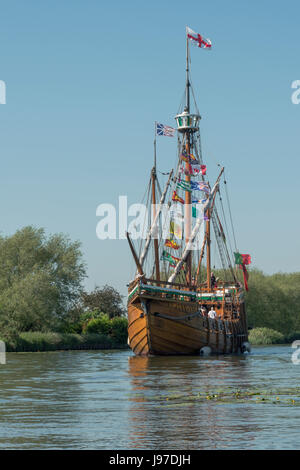 Le Matthew sur le Canal de la netteté dans le Gloucestershire Banque D'Images