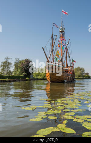 Le Matthew sur le Canal de la netteté dans le Gloucestershire Banque D'Images