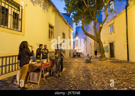 Les festivités populaires Santo Antonio dans Alfama. Lisbonne, Portugal Banque D'Images