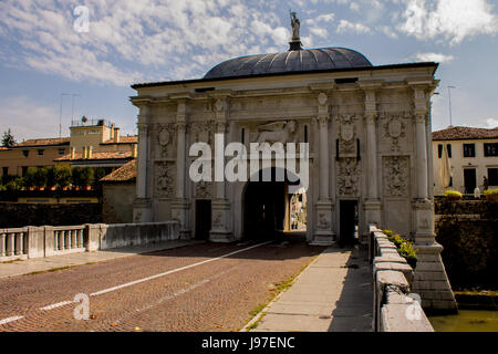 San Tomaso Gate à Treviso, Italie Banque D'Images