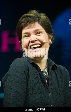 Kate raworth économiste auteur de donut economics parlant sur scène à hay festival 2017 hay-on-wye powys Pays de Galles UK Banque D'Images