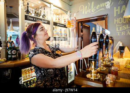 Hare and Hounds, Timperley dans Gtr Manchester ouvre à nouveau après une remise à neuf pour cette pub grill Banque D'Images