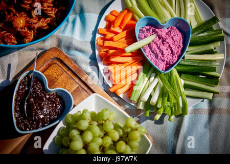 Pique-nique traditionnel, avec des aliments sains. Banque D'Images