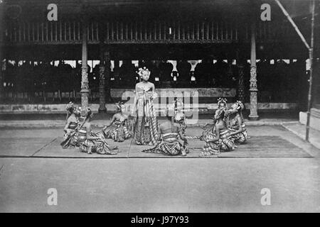 Dans Hofdanseressen TROPENMUSEUM collectie van de kraton de Sultan van Jogjakarta TMnr 10022089 Banque D'Images