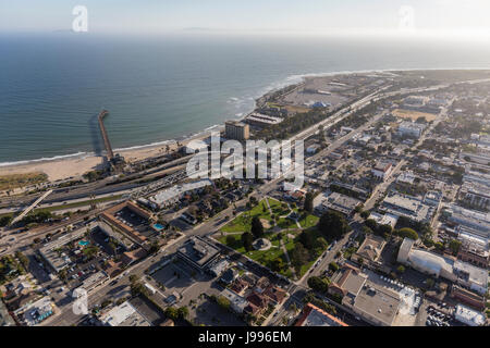 Vue aérienne du centre-ville de Ventura en Californie du Sud. Banque D'Images