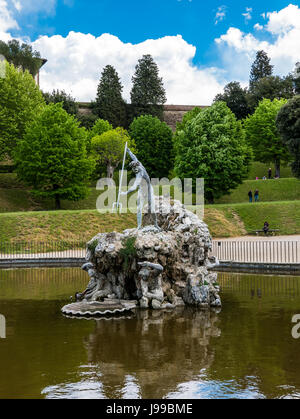 Florence, Italie - 19 avril 2017 - statue de Neptune dans les jardins Boboli à Florence, Italie. Banque D'Images