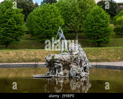 Florence, Italie - 19 avril 2017 - statue de Neptune dans les jardins Boboli à Florence, Italie. Banque D'Images