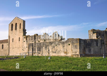 Église de SS. Trinity. Venosa. La Basilicate. L'Italie. Banque D'Images