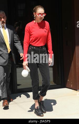 New York, NY, USA. 31 mai, 2017. Gigi Hadid vu le 31 mai 2017 dans la ville de New York. Credit : Dc/media/Alamy Punch Live News Banque D'Images