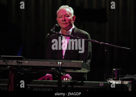 Fort Lauderdale, FL, USA. 31 mai, 2017. Joe Jackson en prestation au Parker Playhouse le 31 mai 2017 à Fort Lauderdale en Floride. Credit : Mpi04/media/Alamy Punch Live News Banque D'Images