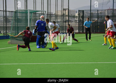 Gibraltar. 1er juin 2017. Des grammairiens (Gibraltar) 2-2 HAHK Mladost (Croatie) 2017 Eurohockey Club Challenge II, tournoi de hockey sur gazon de Bayside, Victoria Stadium, Gibraltar. Crédit : Stephen Ignacio/Alamy Live News Banque D'Images