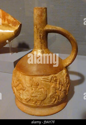 Navire de la tuyère d'étrier avec la danse de la mort, du Pérou, de la côte nord de Moché, V, ch. AD 600, faïence avec slip glaze Krannert Art Museum, UIUC DSC06506 Banque D'Images