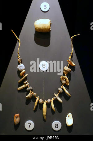 La culture aurignacienne, pendentifs, 31000 24000 BC, divers matériaux Musée du Cinquantenaire Bruxelles, Belgique DSC08704 Banque D'Images