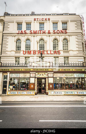 James Smith et Fils Boutique parapluie à Holborn, London, UK Banque D'Images