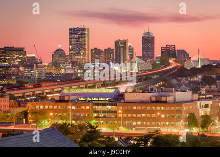 Boston, Massachusetts, USA Skyline at Dusk. Banque D'Images