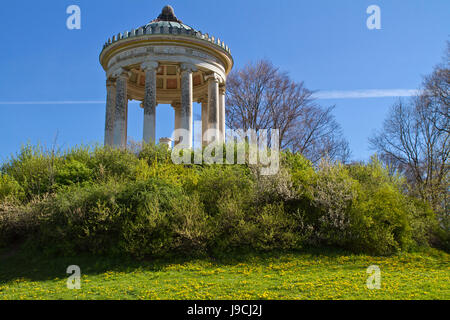 Le monopterus monument dans le jardin anglais à Munich Banque D'Images