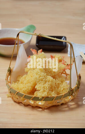 Le riz gluant à la mangue smoothie à la mangue sur table. Banque D'Images