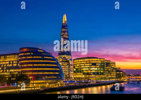 Le bureau de l'horizon plus complexe Riverside London, London City Hall, City Hall, le Shard, Thames au coucher du soleil, Southwark, Londres Banque D'Images