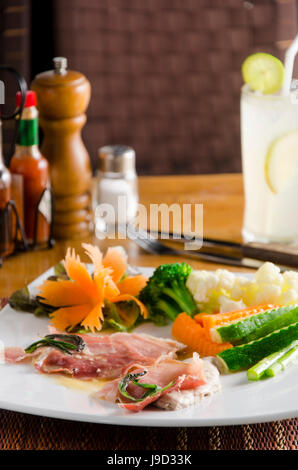 Le riz gluant à la mangue smoothie à la mangue sur table. Banque D'Images