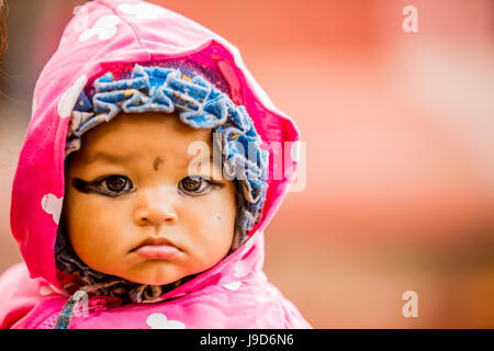 Bébé avec kohl-yeux peints, Katmandou, Népal, Asie Banque D'Images