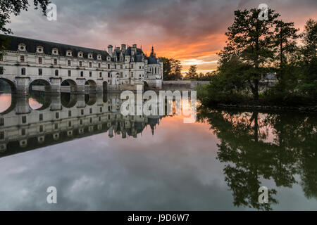 Le château de Chenonceau compte dans la Loire au coucher du soleil, l'UNESCO World Heritage Site, Chenonceaux, Indre-et-Loire, Centre, France Banque D'Images