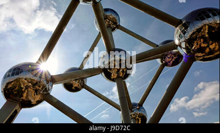 Atomium dans l'agglomération de Laeken, Bruxelles, Brabant, Belgique, Europe Banque D'Images